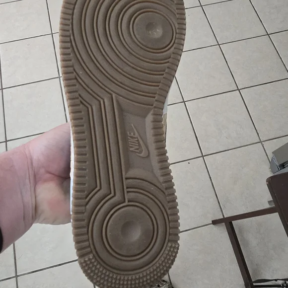 Nike Cream and Tan Athletic Shoes with Blue Accents - Picture 4 of 5